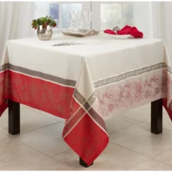 Saro Lifestyle Tablecloth With Jacquard Christmas Design -Saro Lifestyle GUEST 0330c71e e74e 49c5 b22a 30b42cbeda53