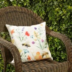 Saro Lifestyle Bright Bumble Bee Floral Outdoor Pillow With Poly Fill, 18"x18", Multicolored 6 Saro Lifestyle Bright Bumble Bee Floral Outdoor Pillow With Poly Fill, 18"x18", Multicolored -Saro Lifestyle GUEST 10239fd3 2f7a 4590 bf10 cef8bf701653