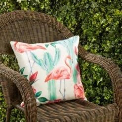 Saro Lifestyle Vibrant Flamingo And Cactus Outdoor Pillow With Poly Fill, 18"x18", Multicolored -Saro Lifestyle GUEST 1b752727 fc7b 4950 9ef5 2312fd3ac0a8