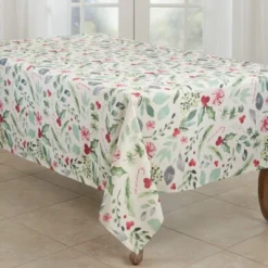 Saro Lifestyle Holiday Tablecloth With Christmas Foliage And Candy Canes -Saro Lifestyle GUEST 47e7ebc5 042b 41b0 b61e 73355856608c