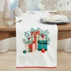 Saro Lifestyle Christmas Gifts Table Runner, 16"x72", Multi -Saro Lifestyle GUEST 5b9fb5de 029a 4b08 936e 4812a89d026d