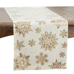 Saro Lifestyle Snowflake Design Foil Print Table Runner -Saro Lifestyle GUEST 7402c2ce 3ab2 4101 934c 34d29dc80c8b
