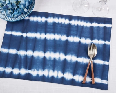 Saro Lifestyle Modern Tie Dye Placemats With Striped Pattern (Set Of 4), 14"x20", Blue 3 Saro Lifestyle Modern Tie Dye Placemats With Striped Pattern (Set Of 4), 14"x20", Blue - Image 3