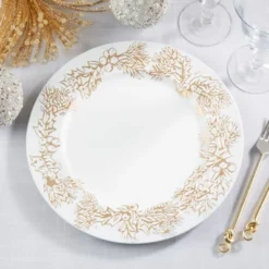 Saro Lifestyle Christmas Holly Berries Charger Plate (Set Of 4), 13"x13", White -Saro Lifestyle GUEST 8b93dd52 ded6 4197 ac33 4e62bd683131