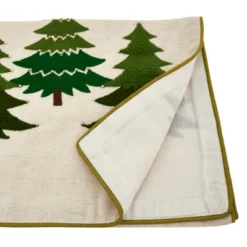 Saro Lifestyle Embroidered Christmas Tree Dining Table Runner