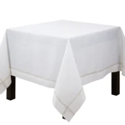 Saro Lifestyle Luxurious Tablecloth With Intricate Embroidery -Saro Lifestyle GUEST ed4c0c72 50dd 4b89 aee1 42c50c9ba54a