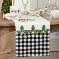 Saro Lifestyle Holly Design Buffalo Plaid Table Runner -Saro Lifestyle GUEST fb7e2172 7a6c 41d9 845d aceeec3ce0e4